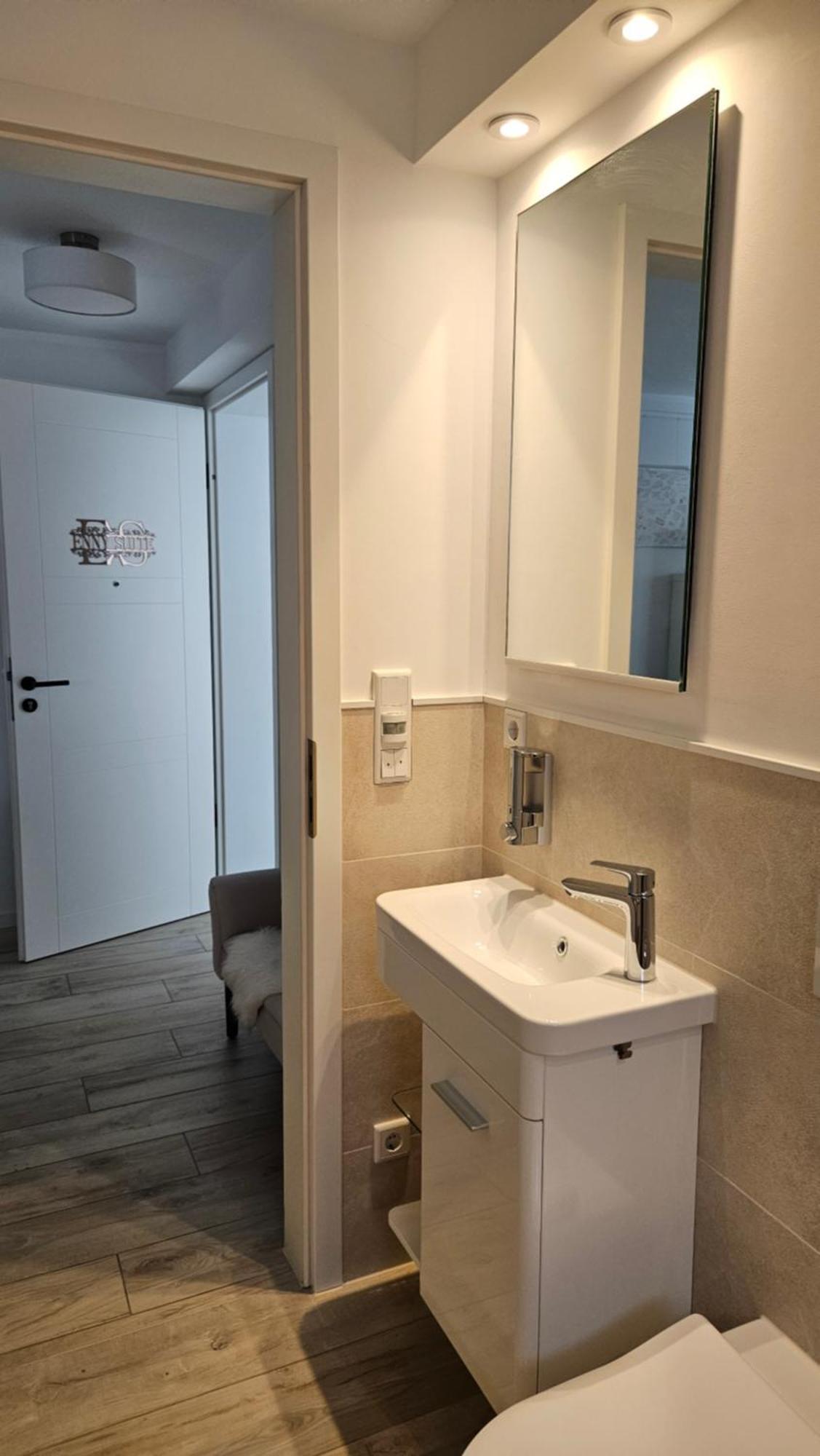 Enny Suite Apartment Im Schoenen Rheinland Lohmar Exterior photo